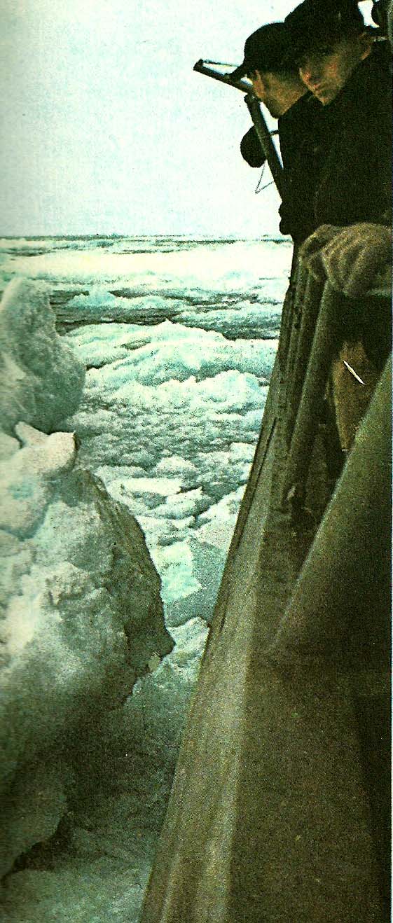 dar vanliga fartyg skulle ha fastnat i isen kunde roosevelt bryta sig fram utan risk genom smiths sund